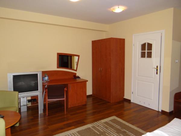 Hotel Restauracja Kinga : photo 7 de la chambre chambre double ou lits jumeaux