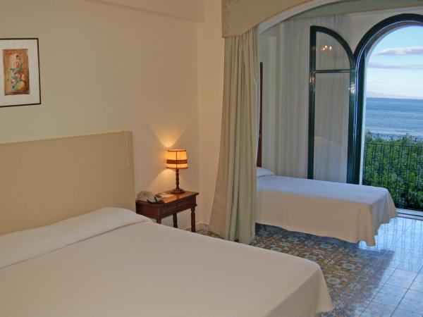 Hotel Lido Mediterranee : photo 3 de la chambre chambre triple - vue sur mer