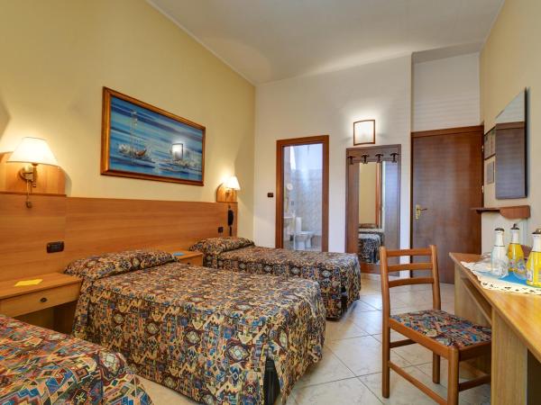 Hotel Eden : photo 4 de la chambre chambre triple