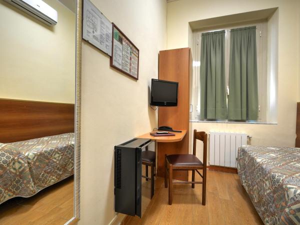 Hotel Eden : photo 1 de la chambre petite chambre simple