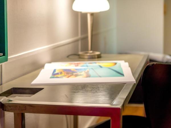 Hotel le Corbusier : photo 7 de la chambre chambre double de luxe avec balcon - vue sur parc