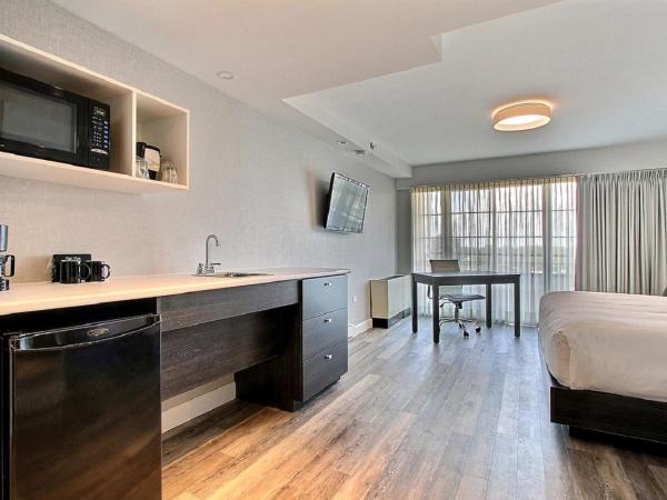 Hotel Classique : photo 2 de la chambre chambre lit king-size avec balcon