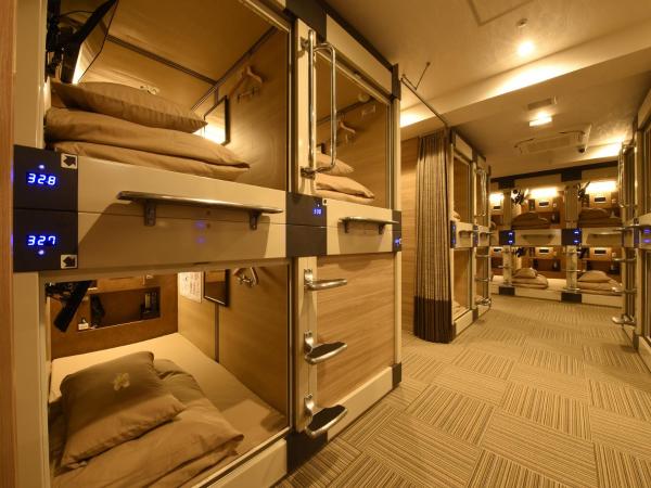 Capsule Hotel Anshin Oyado Premium Resort Kyoto Shijo Karasuma : photo 1 de la chambre chambre capsule standard pour homme