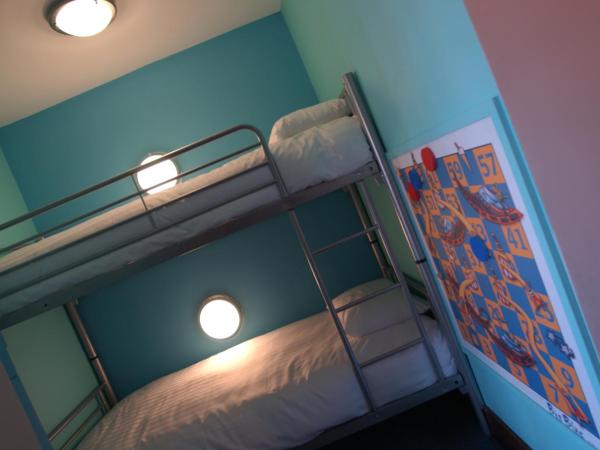 The Big Blue Hotel - Blackpool Pleasure Beach : photo 7 de la chambre chambre familiale (2 adultes et 2 enfants)