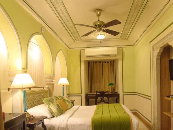 Royal Heritage Haveli : photo 2 de la chambre suite premium héritage