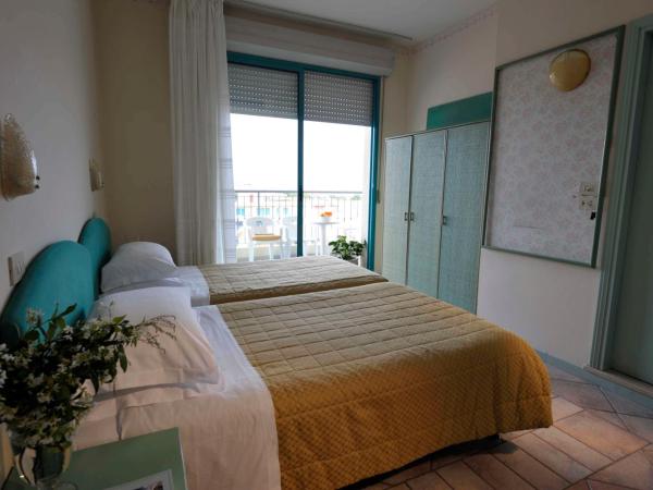 Bellariva Feeling Hotel : photo 1 de la chambre chambre triple Économique avec balcon
