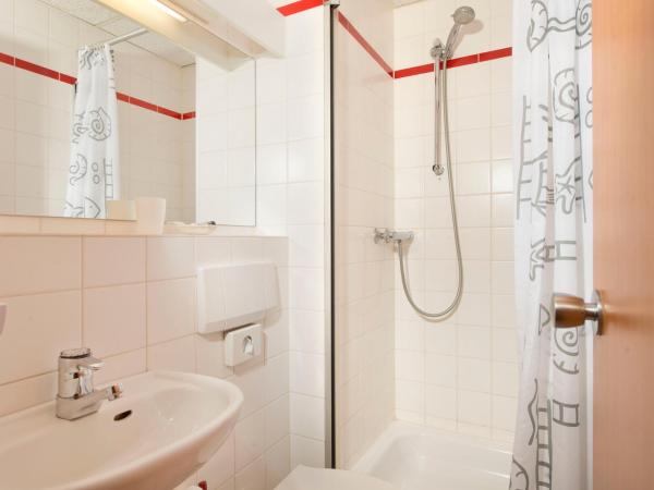 Days Inn Dortmund West : photo 5 de la chambre chambre double - non-fumeurs