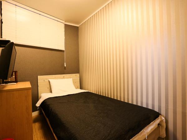 Mama Guesthouse Myeongdong : photo 3 de la chambre chambre simple avec salle de bains privative