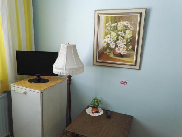 Guesthouse Outa : photo 1 de la chambre chambre simple avec salle de bains commune