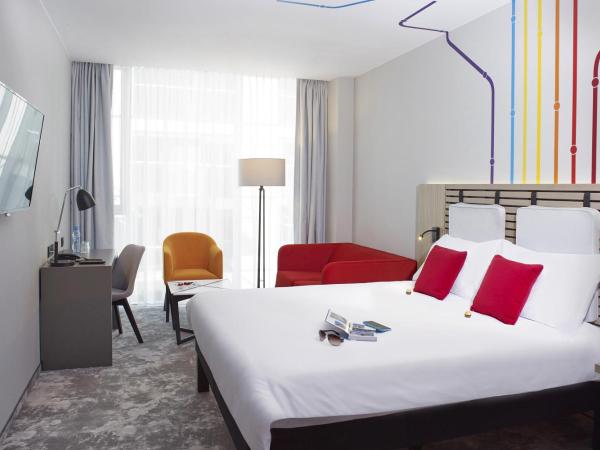 ibis Styles Warszawa City : photo 2 de la chambre chambre double standard avec canapé