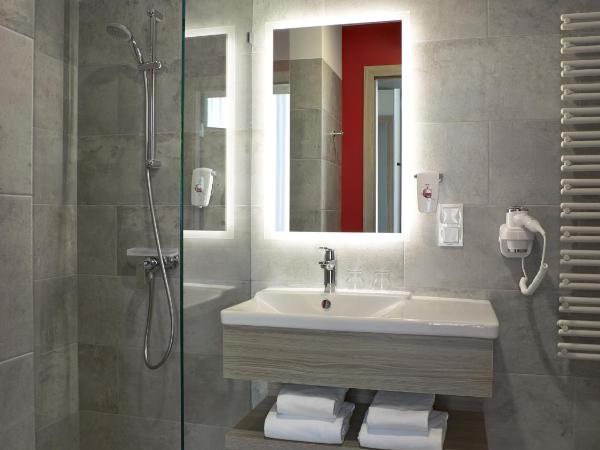 ibis Styles Warszawa City : photo 3 de la chambre chambre standard lit queen-size