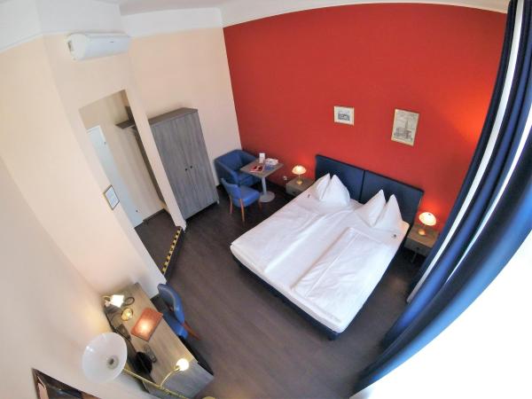 Hotel Pension Excellence : photo 2 de la chambre chambre double standard