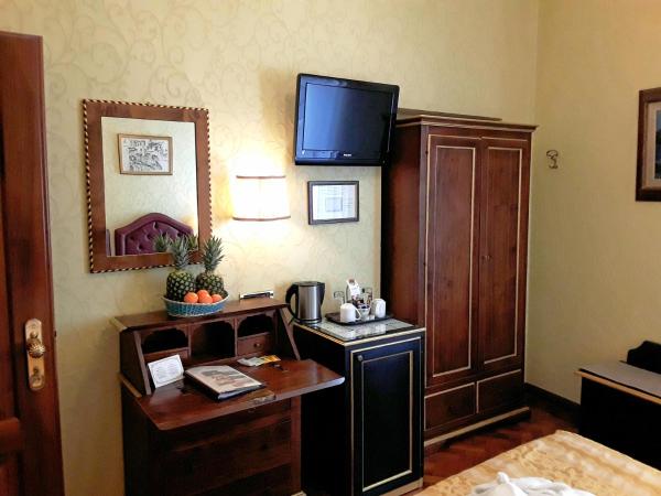 Pensione Accademia - Villa Maravege : photo 2 de la chambre chambre double ou lits jumeaux Économique