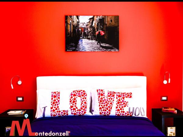 Montedonzelli B&B : photo 2 de la chambre chambre double confort avec balcon