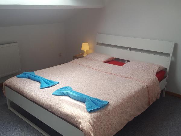 Du Moulin Room : photo 2 de la chambre chambre double ou lits jumeaux avec salle de bains commune