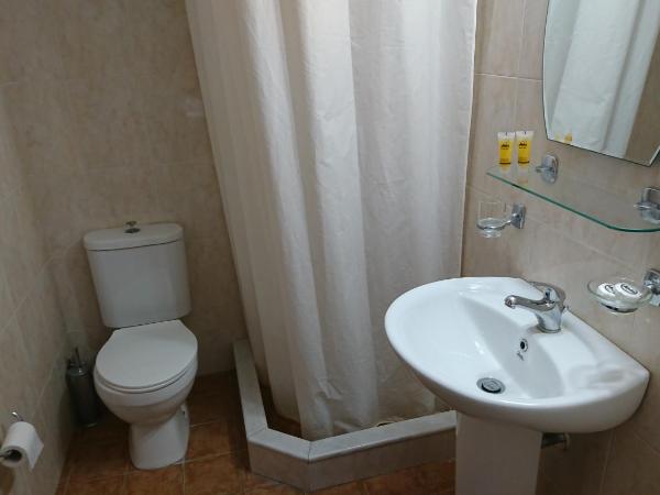 Eleni Rooms : photo 6 de la chambre chambre quadruple