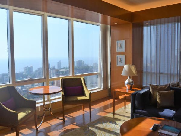 Four Seasons Hotel Mumbai : photo 5 de la chambre suite lit king-size de luxe - vue sur mer