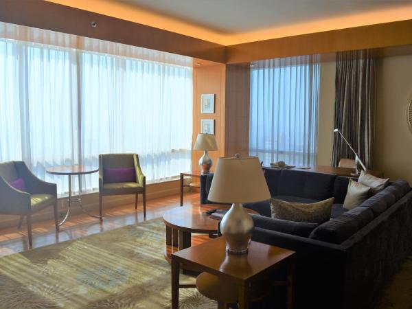 Four Seasons Hotel Mumbai : photo 7 de la chambre suite lit king-size de luxe - vue sur mer