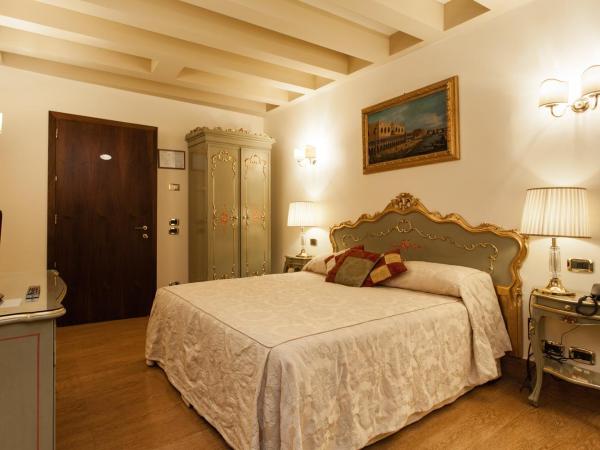 Hotel Al Ponte Mocenigo : photo 4 de la chambre chambre double ou lits jumeaux Économique