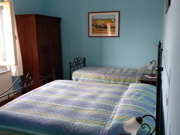 Agriturismo San Fedele : photo 2 de la chambre chambre double ou lits jumeaux avec salle de bains privative