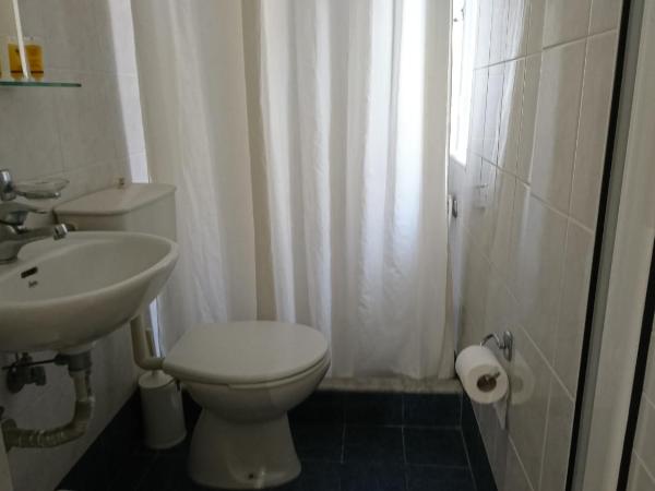 Eleni Rooms : photo 7 de la chambre chambre lits jumeaux