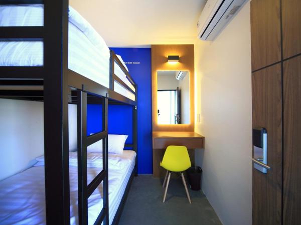 Tuk Tuk Hostel : photo 3 de la chambre chambre lits jumeaux avec salle de bains commune