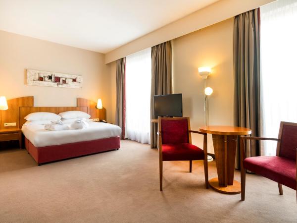 Astoria Hotel Antwerp : photo 1 de la chambre chambre de luxe avec terrasse privée