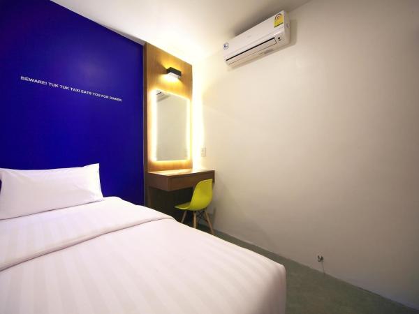 Tuk Tuk Hostel : photo 4 de la chambre chambre simple avec salle de bains commune