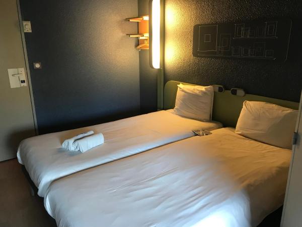 ibis budget Arles Sud Fourchon : photo 6 de la chambre chambre lits jumeaux