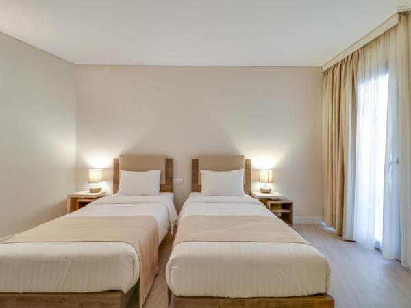 Palace Hotel Glyfada : photo 3 de la chambre chambre supérieure - vue latérale sur mer 