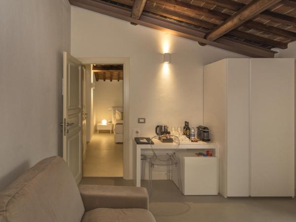 Palazzo Cini Luxury Rooms in Pisa : photo 6 de la chambre suite
