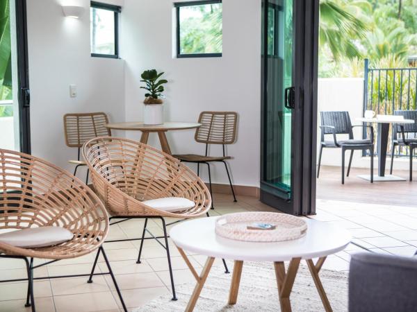 Port Douglas Peninsula Boutique Hotel - Adults Only Haven : photo 2 de la chambre pool view suite - free wifi & parking