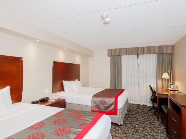 Ramada by Wyndham Niagara Falls by the River : photo 2 de la chambre chambre 2 lits queen-size - non-fumeurs