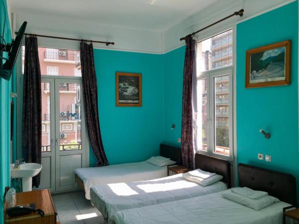 Hotel Kastoria : photo 6 de la chambre chambre quadruple Économique avec salle de bains commune