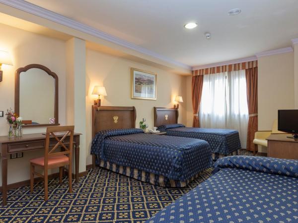 Agora Juan de Austria : photo 1 de la chambre chambre triple (2 adultes & 1 enfant)