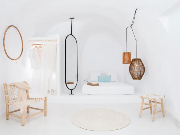 Sophia Oia View : photo 2 de la chambre chambre troglodyte supérieure avec petite piscine intérieure - vue sur caldeira