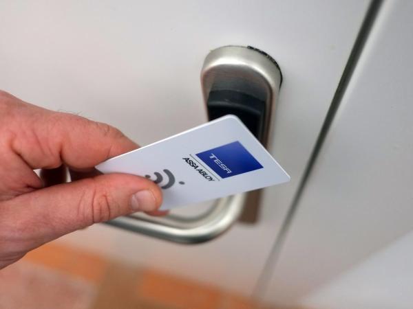 Pigal : photo 7 de la chambre chambre simple avec salle de bains extérieure privative