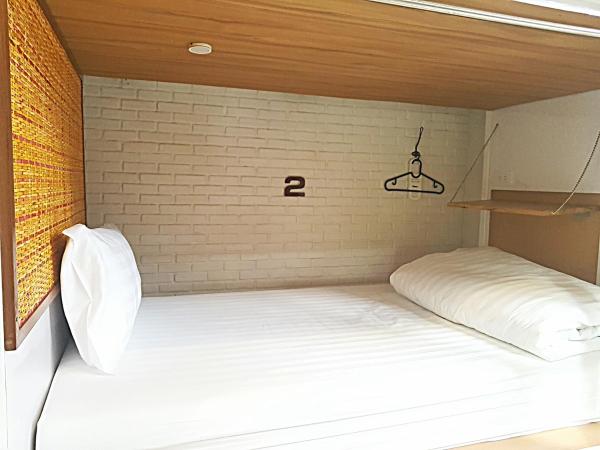 Baan Mai Kradan Hostel Chiang Rai : photo 3 de la chambre lit dans dortoir mixte de 8 lits 
