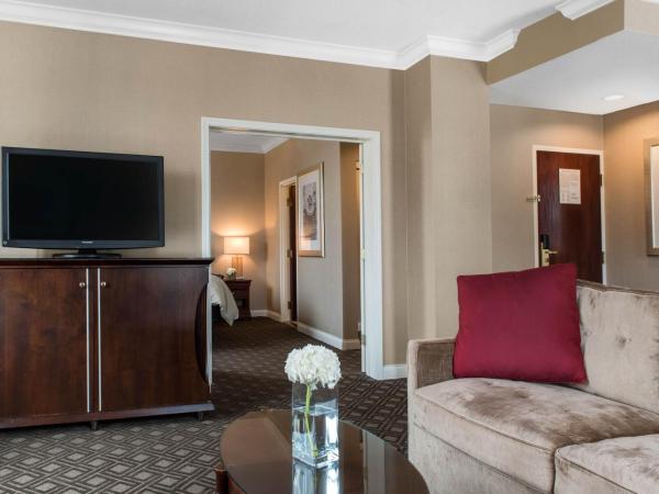Omni Severin Hotel : photo 5 de la chambre suite lit king-size severin