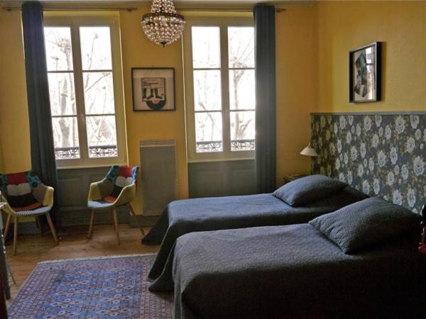 Chambre d'hôtes La Célestine : photo 4 de la chambre chambre familiale (2 adultes et 2 enfants)