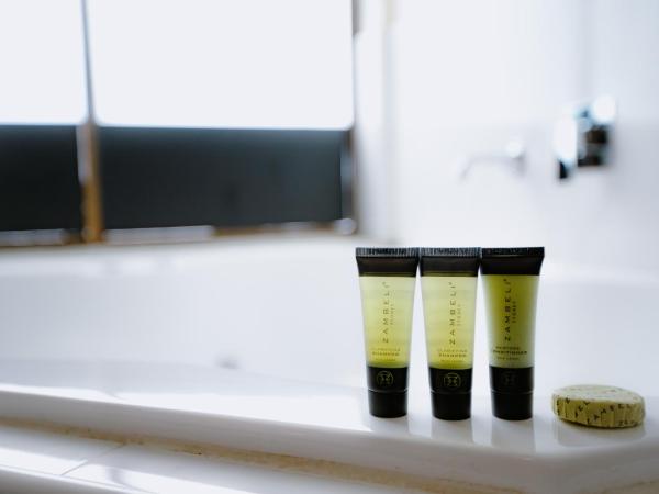 Garden Lodge Sydney Hotel : photo 5 de la chambre chambre double de luxe avec baignoire spa