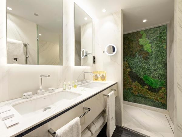 The Pavilions Madrid Hotel : photo 1 de la chambre chambre familiale avec balcon