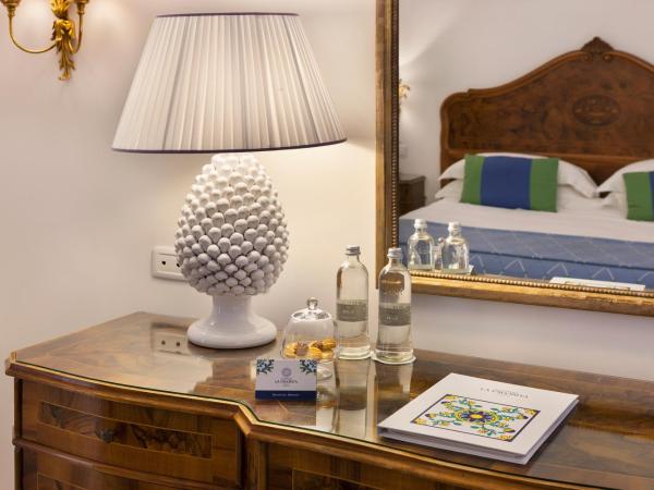 Grand Hotel La Favorita : photo 2 de la chambre chambre deluxe double ou lits jumeaux