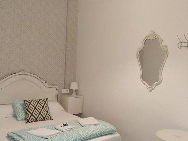 Pensión Cádiz : photo 7 de la chambre chambre double standard avec salle de bains commune