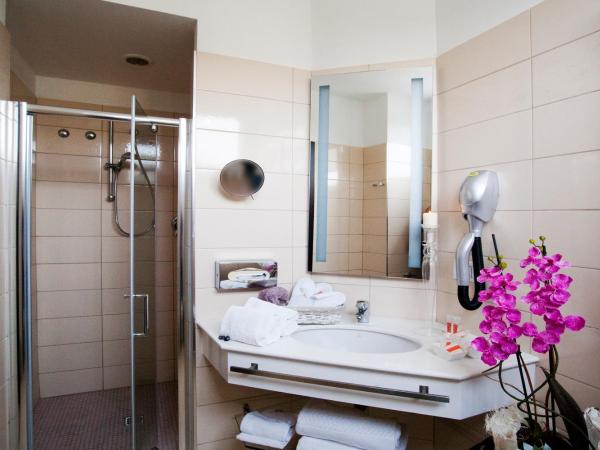 Terminal Palace & SPA : photo 6 de la chambre chambre triple Économique