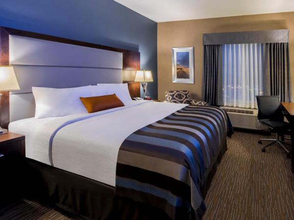 Wingate by Wyndham Kamloops : photo 1 de la chambre chambre lit king-size - non-fumeurs