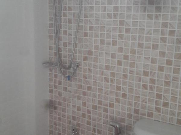 Chom Chan Guesthouse & Hostel : photo 6 de la chambre chambre lits jumeaux avec salle de bains privative