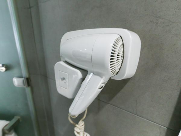 Hotel 99 Kepong : photo 5 de la chambre chambre lit queen-size standard avec fenêtre