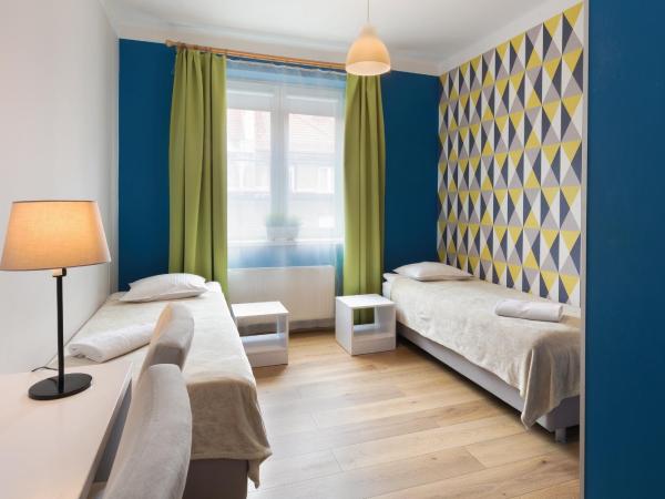 Premium Hostel : photo 9 de la chambre chambre lits jumeaux avec salle de bains privative