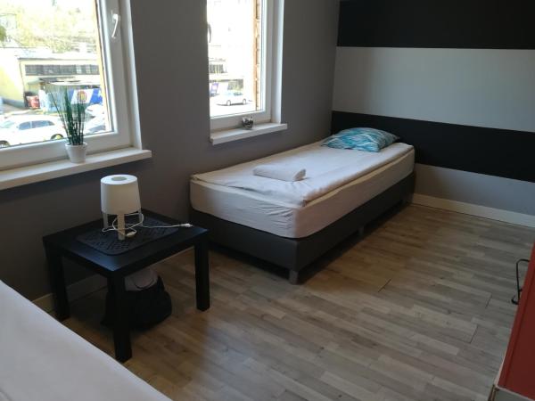 Tetris Sopot : photo 4 de la chambre chambre quadruple avec salle de bains privative séparée